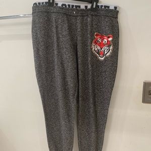 Women’s jogger pants